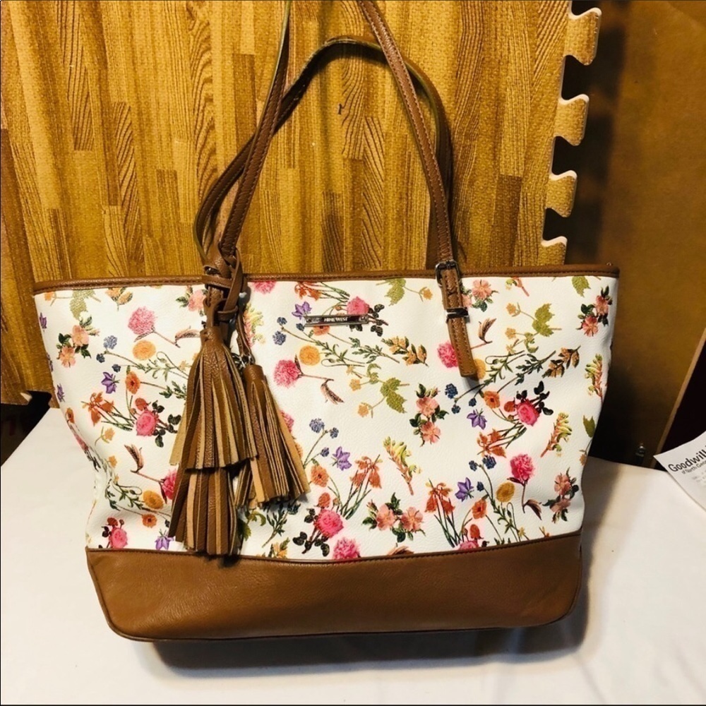Beautiful floral Nine West bag